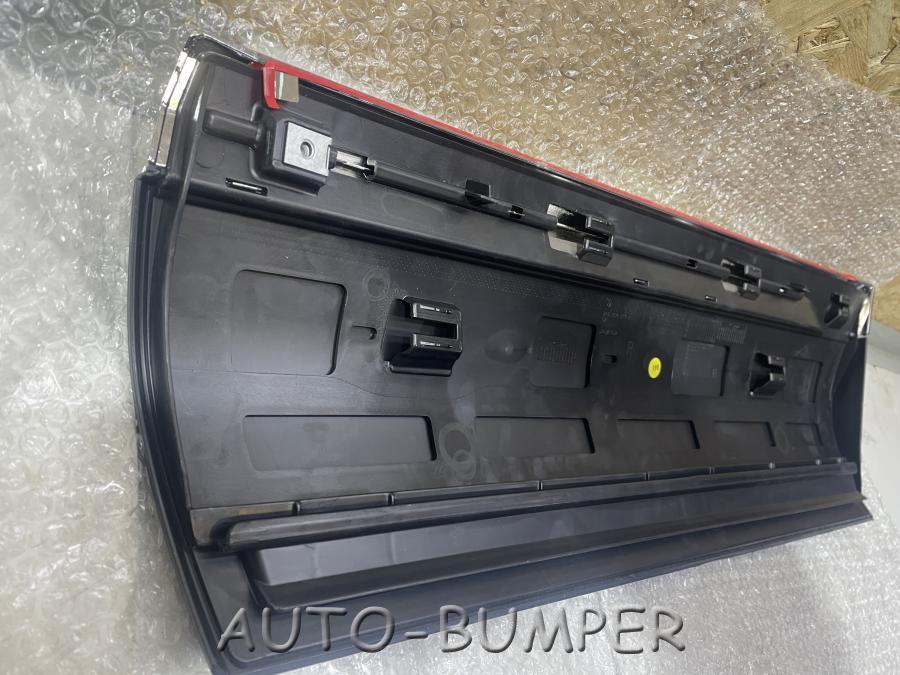 VW Touareg 2011- Накладка двери задней правой Новая 7P6854950H